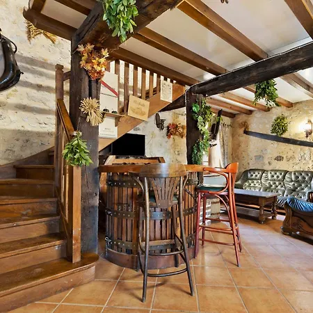 Maison A La Campagne Saint-Vallier (Charente)