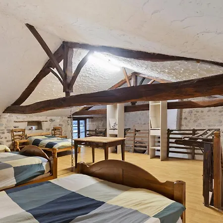 Maison A La Campagne Saint-Vallier (Charente)
